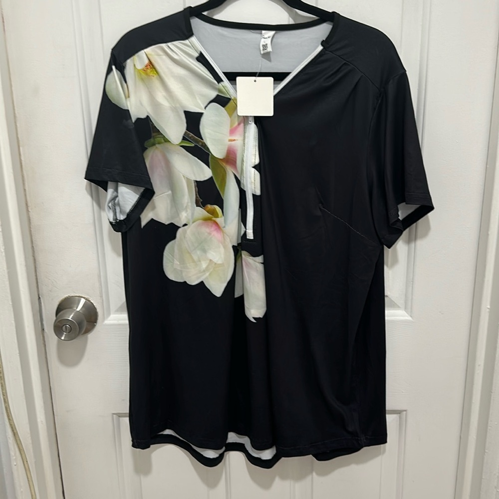 NWT floral print top